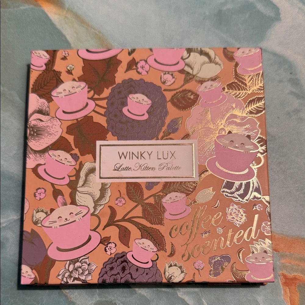 WINKY LUX Latte Kitten Eyeshadow Palette - coffee inspired shadows